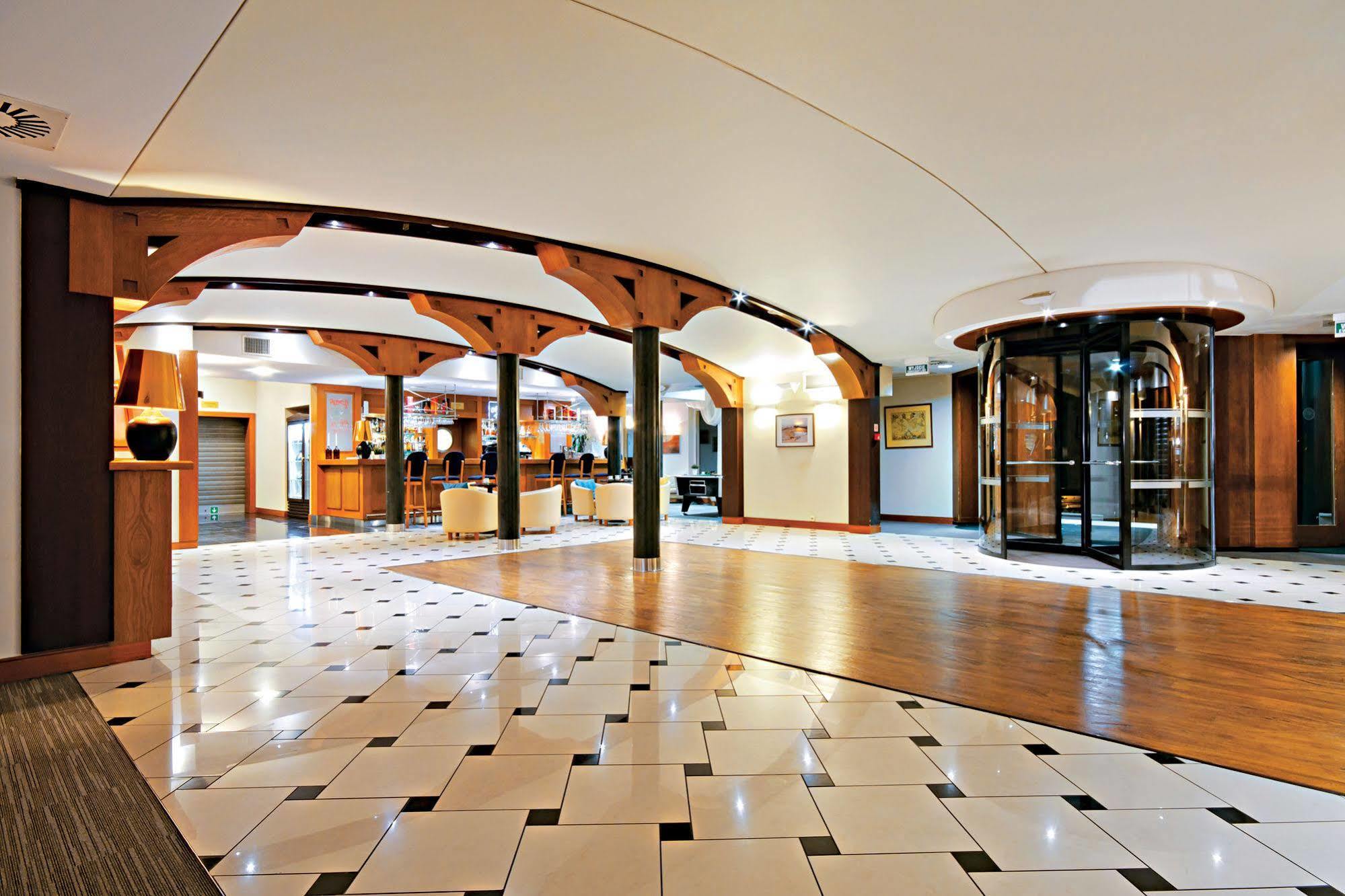 Leba Hotel & Spa Exterior photo