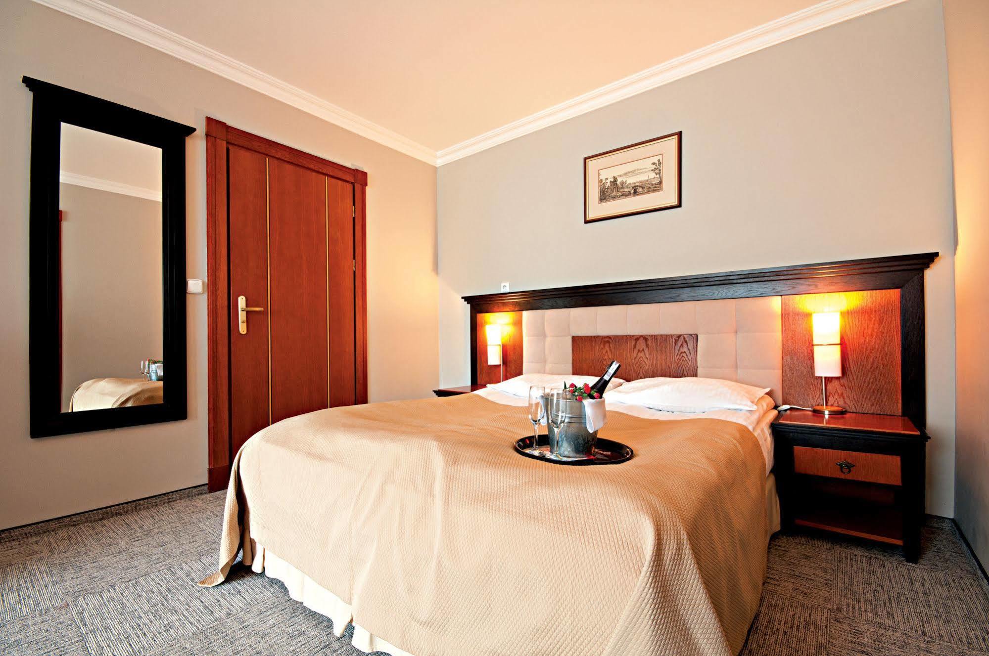 Leba Hotel & Spa Exterior photo